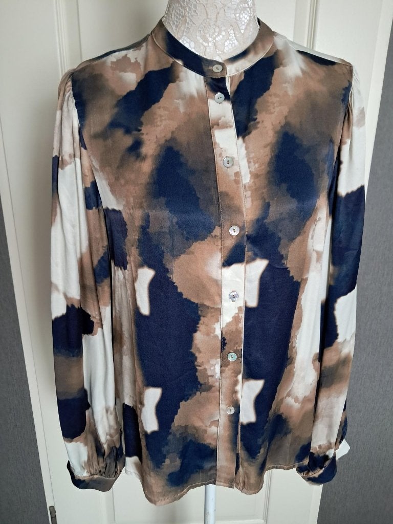 Blouse Nukus  Maat : M Kleur : Beige Blauw Off White NIEUW, Kleding | Dames, Maat 38/40 (M), Meerkleurig, Nieuw, Ophalen of Verzenden