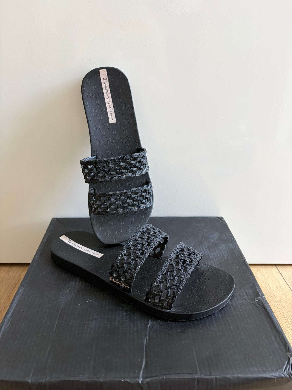 Ipanema slippers 38 zgan, Slippers, Zwart, Ophalen of Verzenden, Zo goed als nieuw