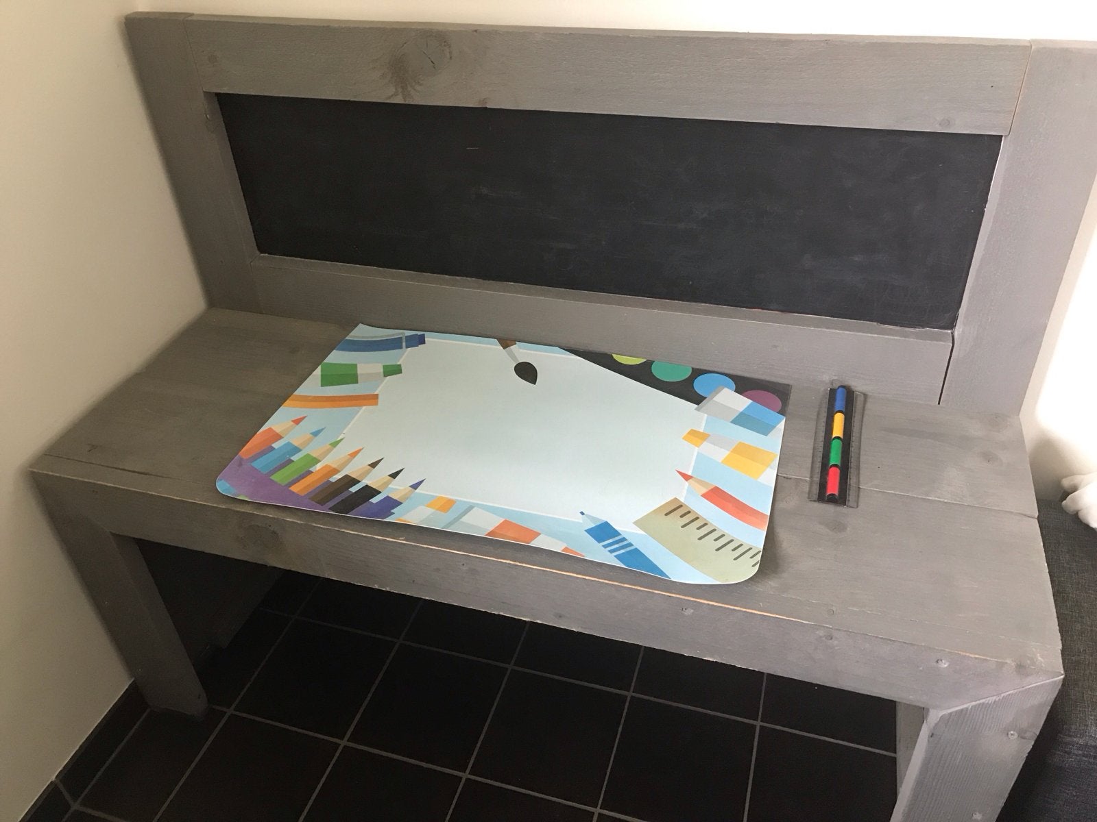 Steigerhouten Speeltafeltje met Krijtbord en Speelgoedbox, Ophalen, Gebruikt