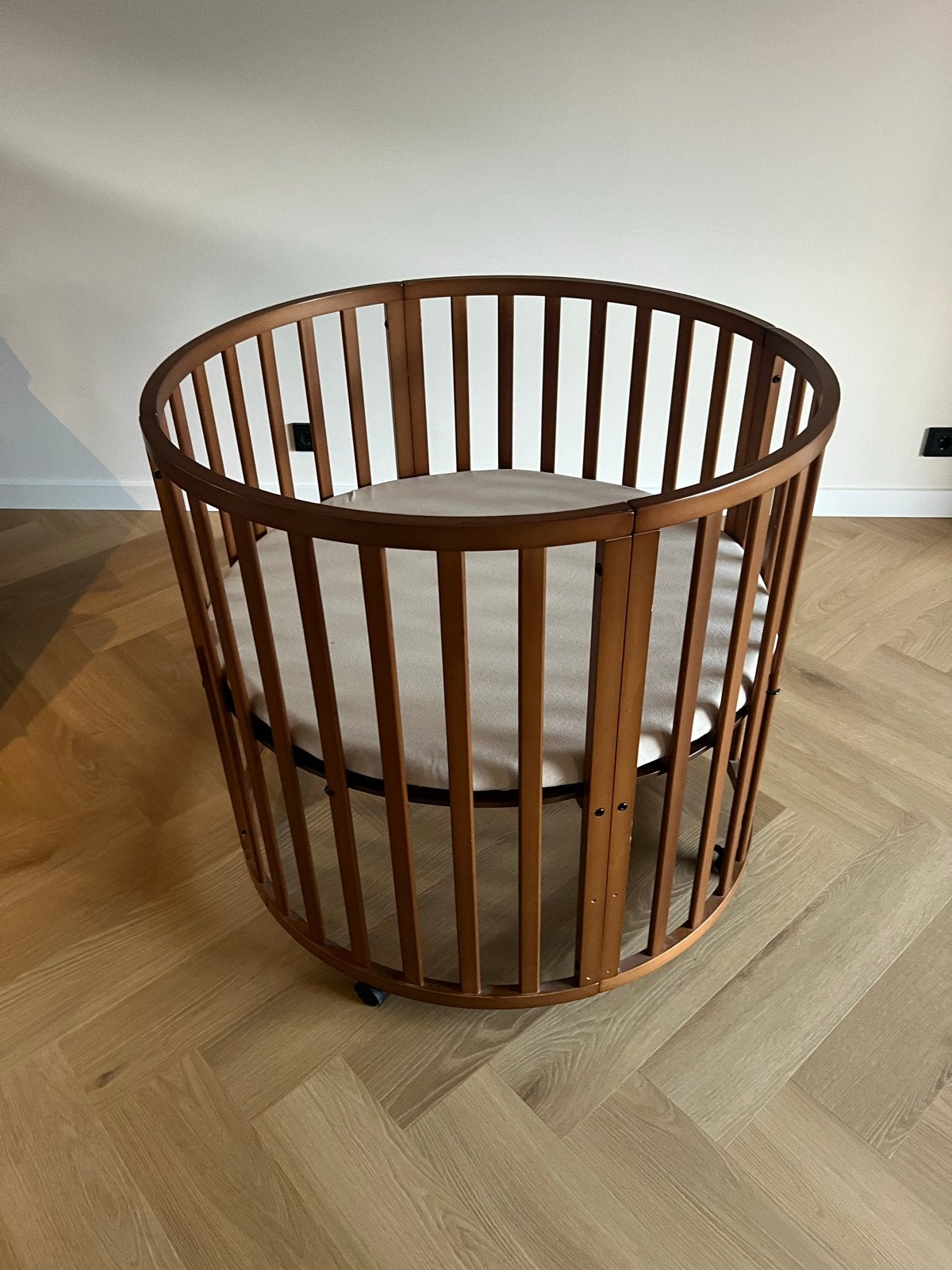 Stokke Sleepi Mini Wieg - Houten Babybedje, Kinderen en Baby's, Ophalen, Zo goed als nieuw, Wieg