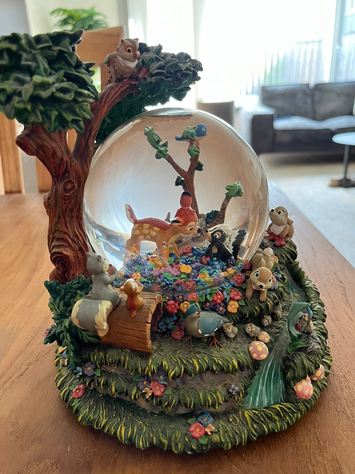 Disney snowglobe Bambi. Ophalen in Delft., Verzamelen, Disney, Ophalen, Zo goed als nieuw, Beeldje of Figuurtje