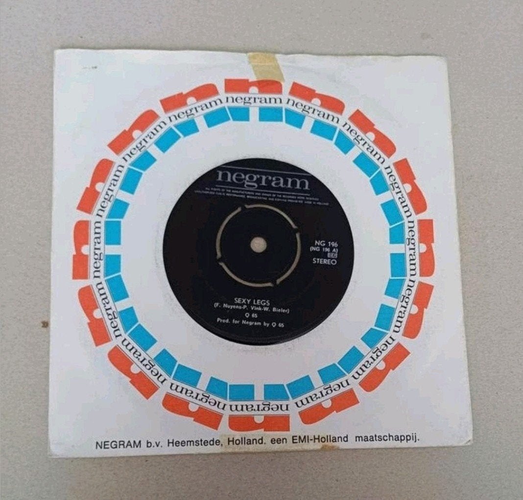 Q65 - Sexy Legs, Gebruikt, 7 inch, Ophalen of Verzenden, Pop