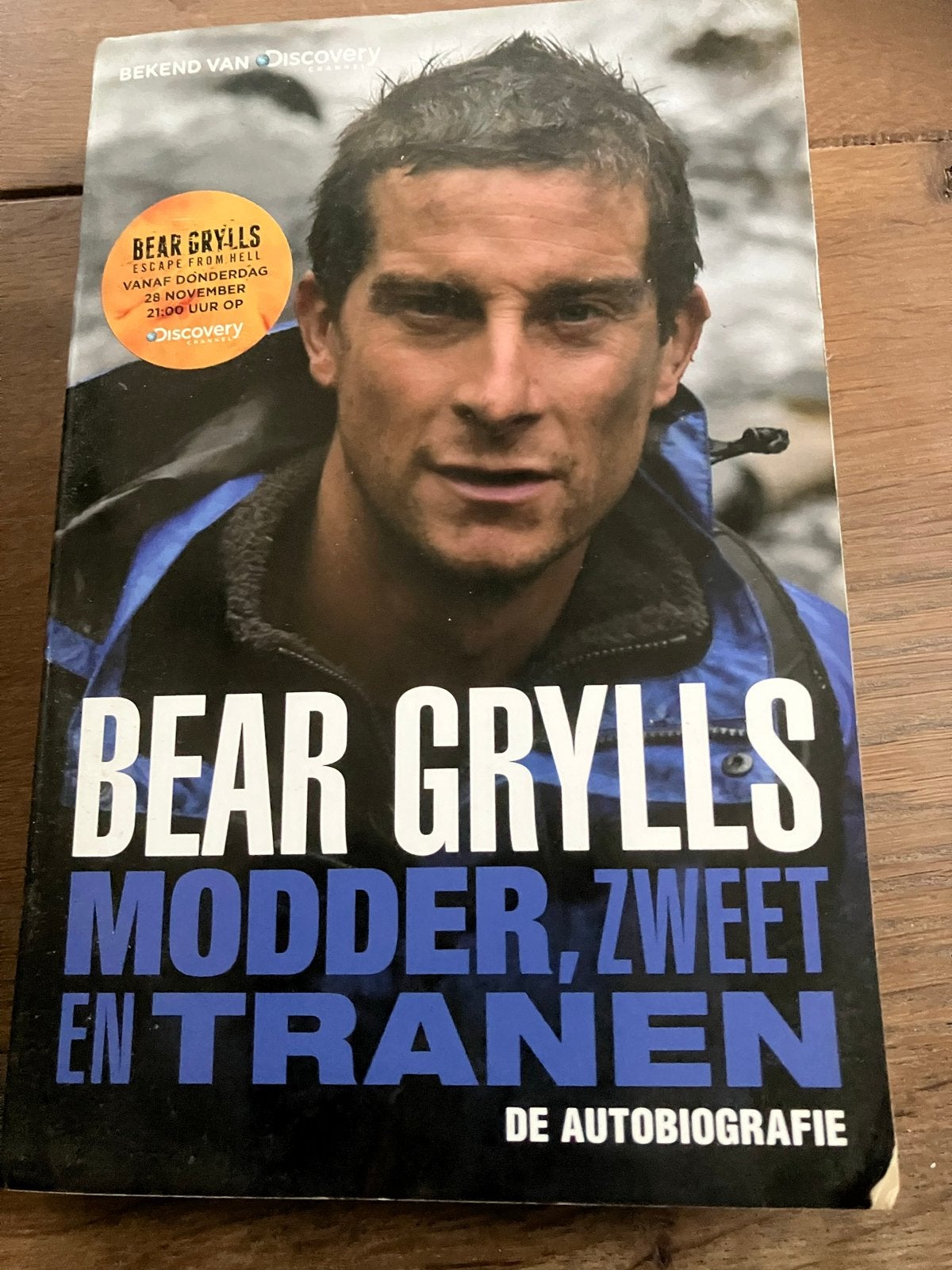 Bear Grylls - Modder, Zweet en Tranen (Autobiografie), Ophalen of Verzenden, Zo goed als nieuw
