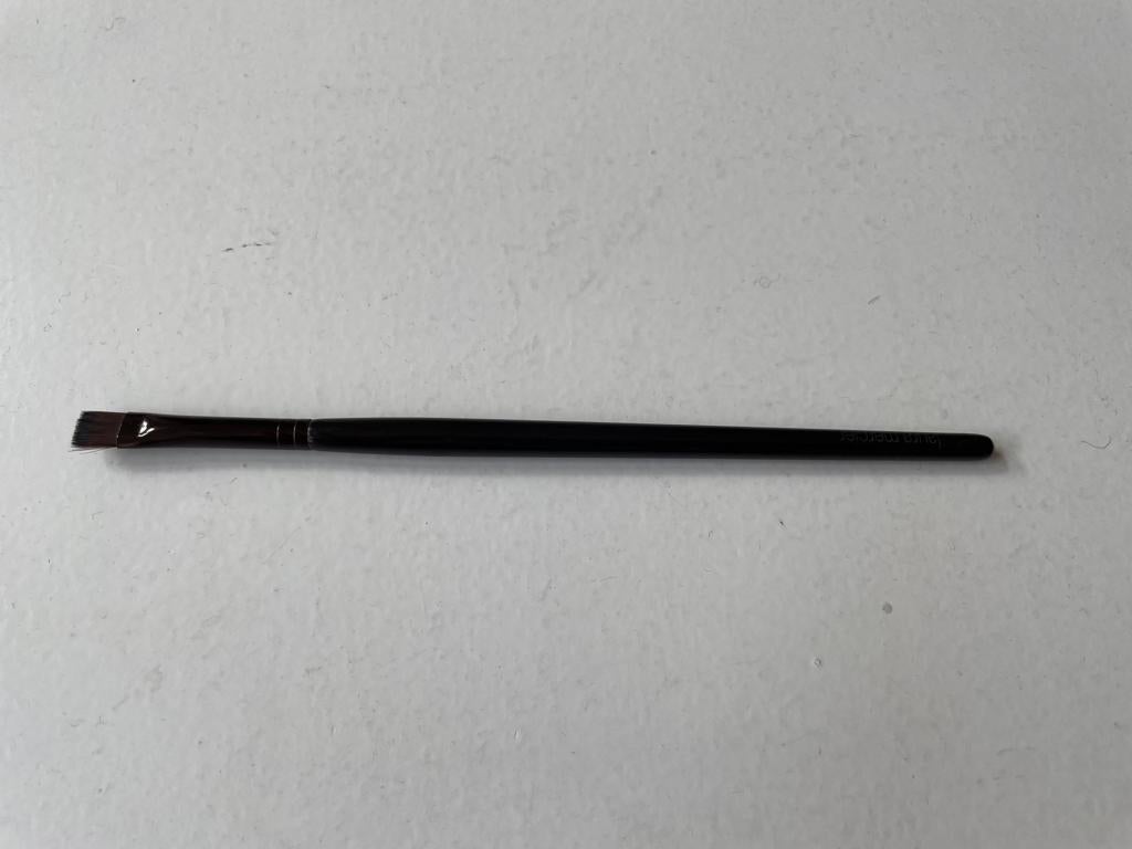 Laura Mercier - Flat eye liner makeup kwast, Sieraden, Tassen en Uiterlijk, Uiterlijk | Cosmetica en Make-up, Ogen, Zwart, Ophalen of Verzenden