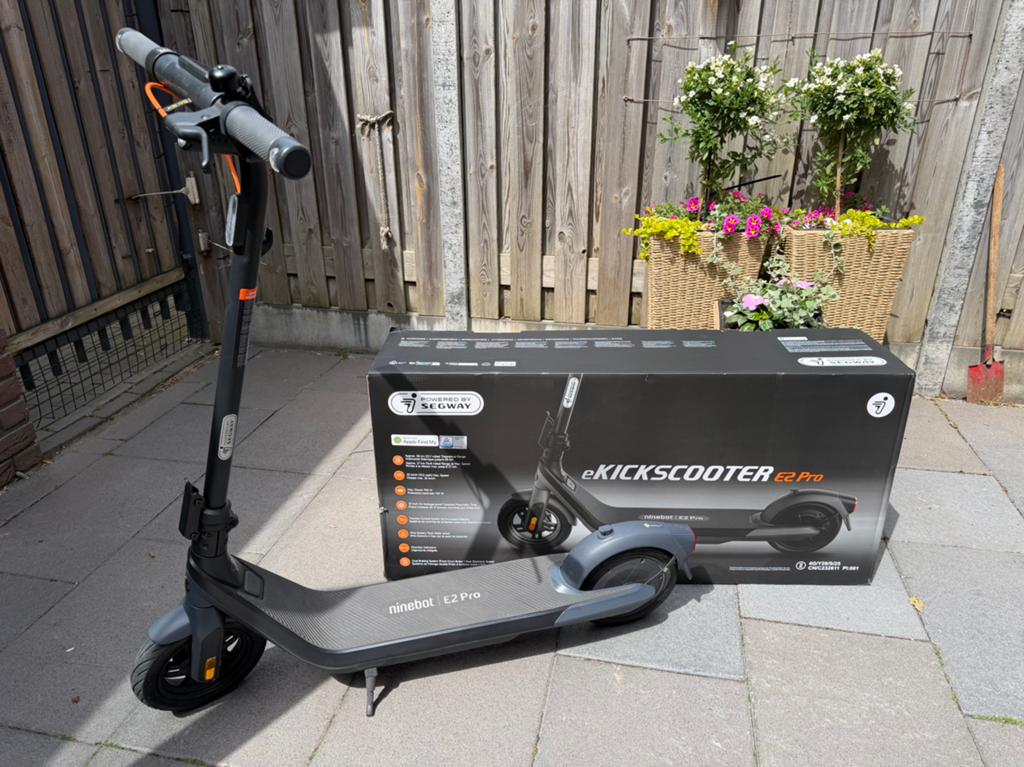 Ninebot e2 pro, Fietsen en Brommers, Steps, Zo goed als nieuw, Elektrische step (E-scooter), Ophalen
