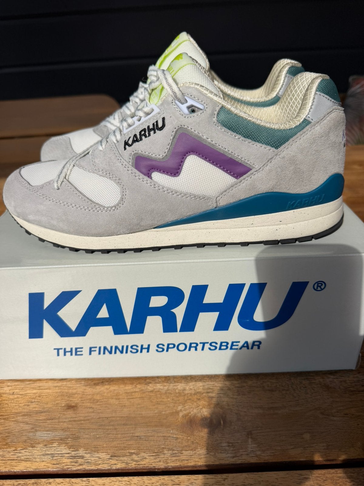 Karhu - Synchron Classic (8.5/42), Overige kleuren, Verzenden, Sneakers of Gympen, Zo goed als nieuw