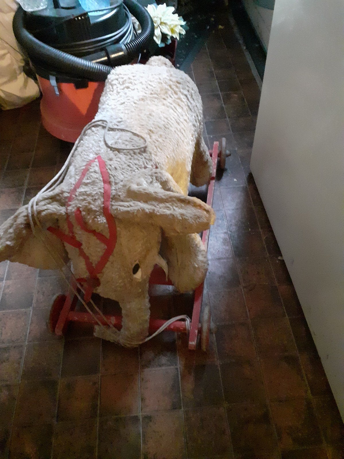 ANTIEK GROTE OLIFANT OP WIELEN VOOR MAAR 25 EURO, Ophalen of Verzenden