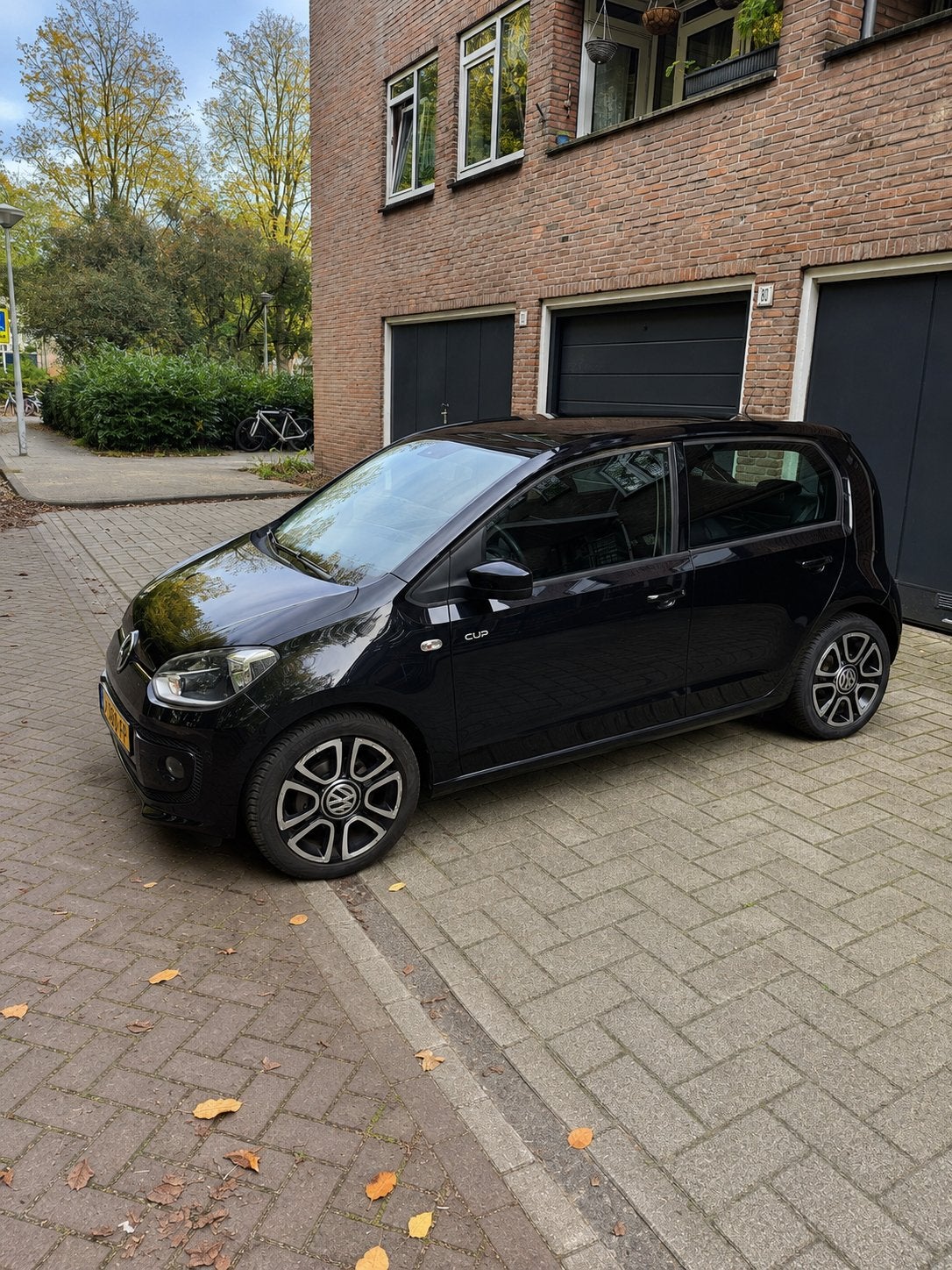 Volkswagen up! CUP 1.0 44KW/60PK 5-DRS 2014 Zwart PANO AC s, Auto's, Voorwielaandrijving, Up!, 4 stoelen, Zwart