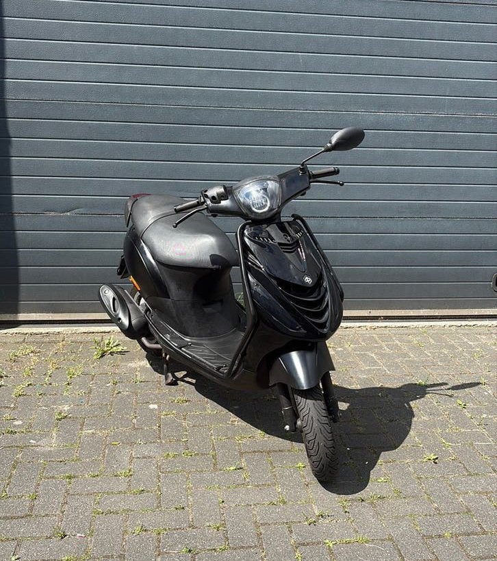Piaggio zip 50cc 4t brom 2015, Fietsen en Brommers, Scooters | Piaggio, Ophalen, Maximaal 45 km/u, Zip, Zo goed als nieuw