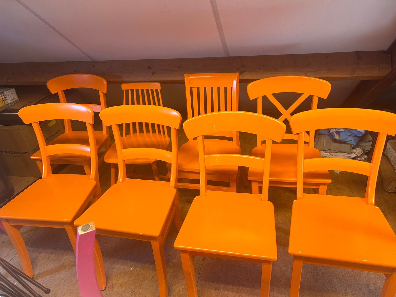 8x oranje geschilderde houten stoelen, Ophalen, Zo goed als nieuw, Overige kleuren, Vijf, Zes of meer stoelen