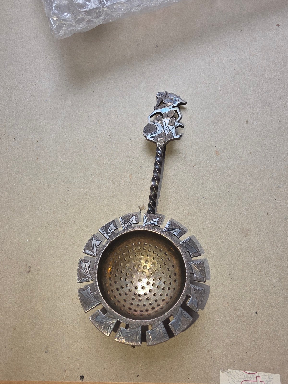 Antiek zilveren theezeefje - Indonesisch handwerk, Ophalen of Verzenden