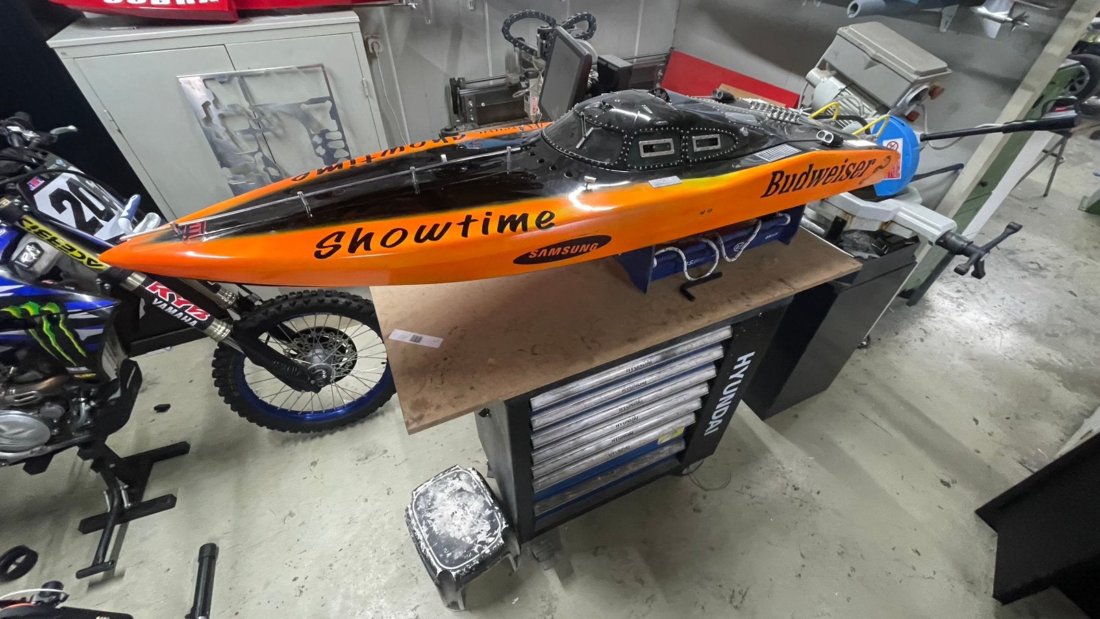 Big scale rc boot met diverse reserve motore, Ophalen of Verzenden