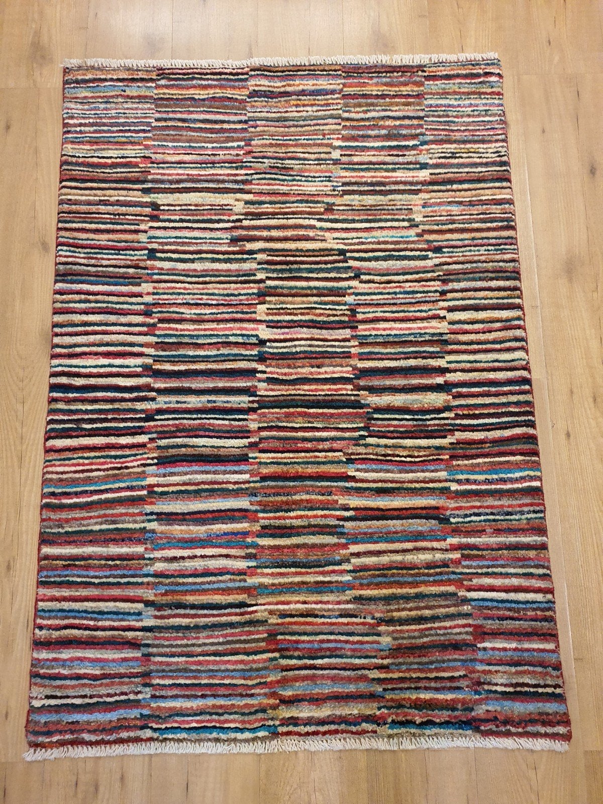 Handgeknoopt oosters tapijt modern design 139x96, Info@SlatsAntiek.nl, 100 tot 150 cm, Perzisch, Rechthoekig