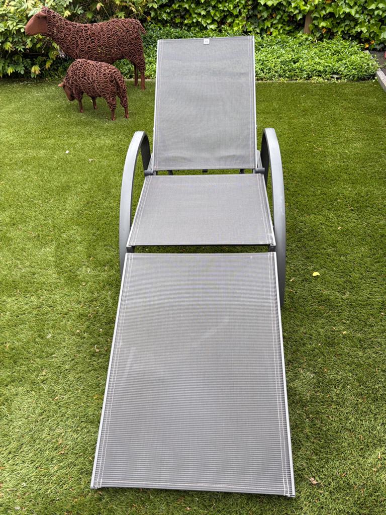 Gratis verstelbare ligstoel buiten, Tuin en Terras, Ligbedden, Ophalen, Gebruikt, Inklapbaar