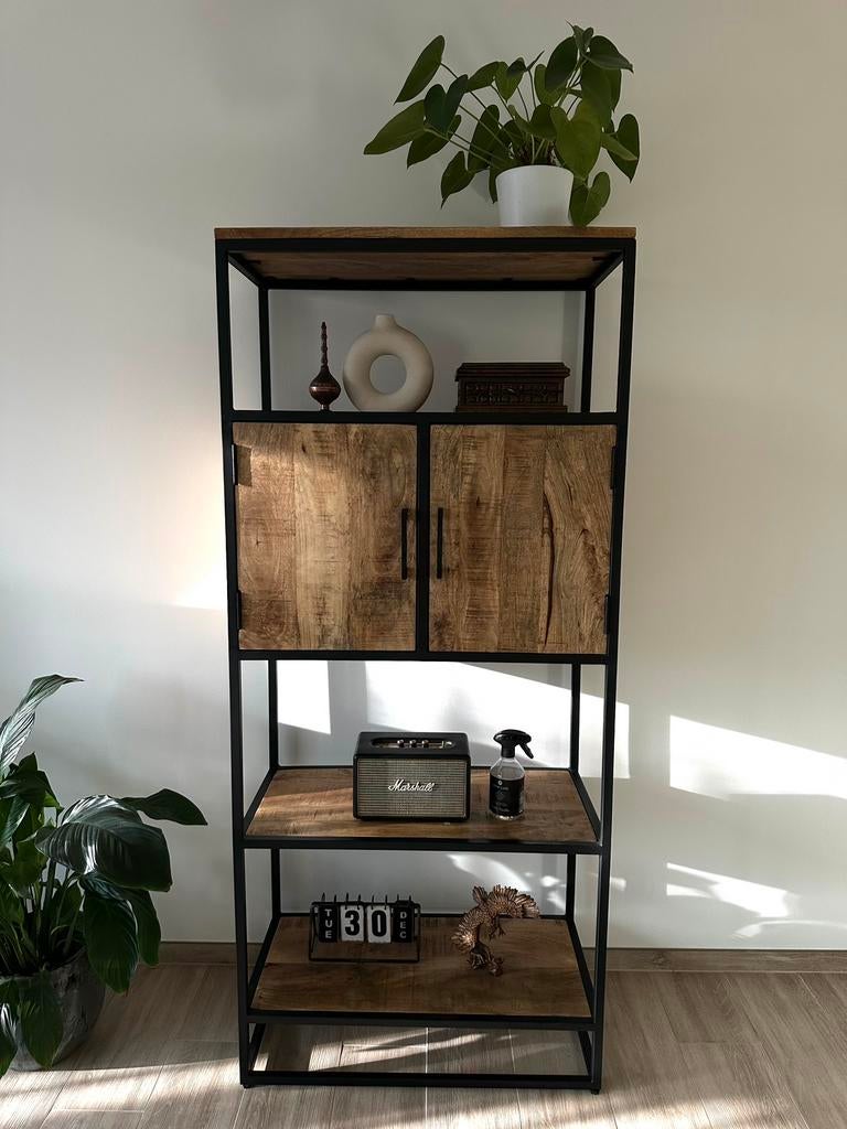 Wandkast in mangohout, Huis en Inrichting, Kasten | Wandmeubels, Ophalen, Zo goed als nieuw, Minder dan 150 cm, Minder dan 100 cm