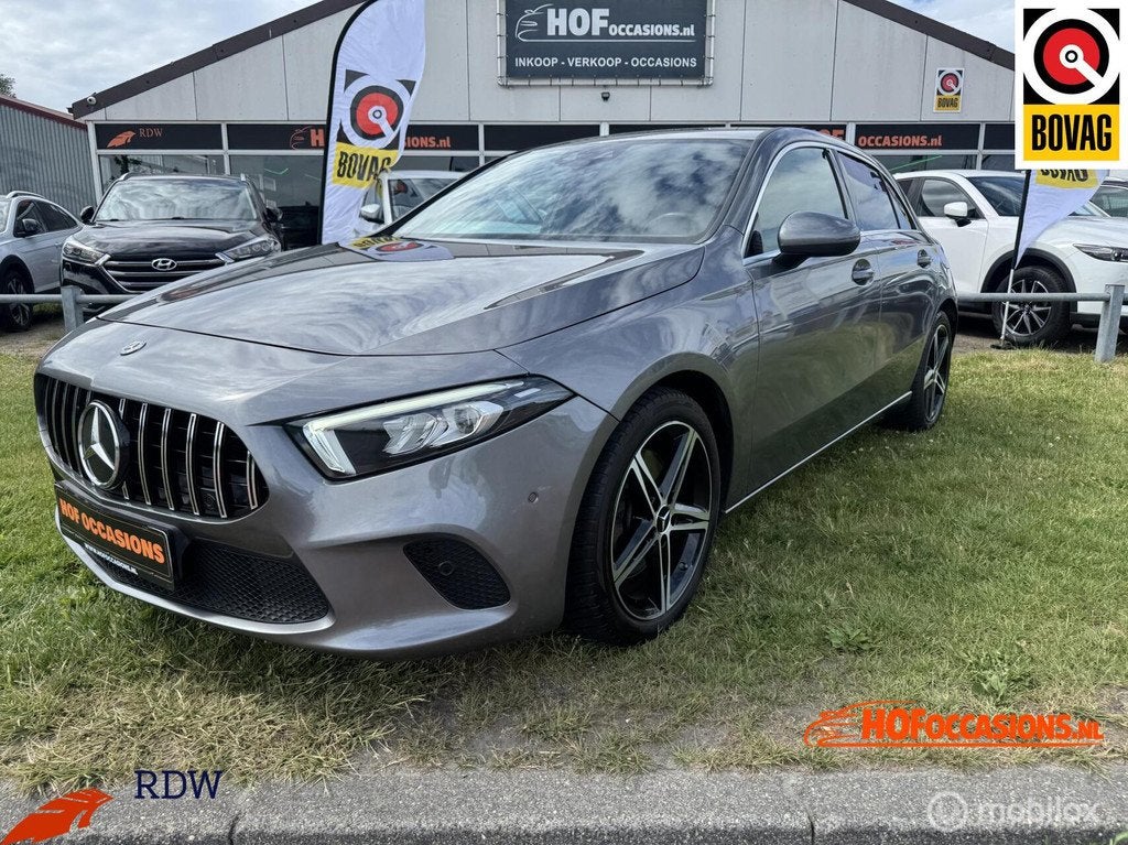 Mercedes A-klasse 250 Premium SFEERVERLICHTING/WIDESCREEN/LE, Gebruikt, Zwart, 4 cilinders, Met garantie (alle)