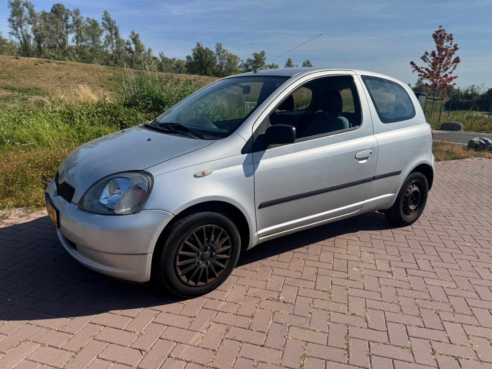 Toyota yaris 1.0 bj 2001 700,00 euro, Particulier, Te koop