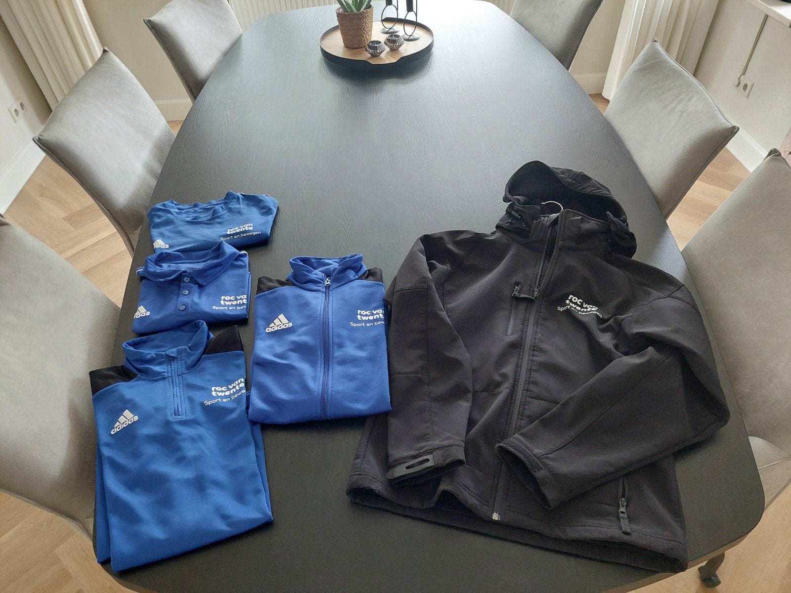 Te koop: ROC Sport & Bewegen kleding, Ophalen, Gedragen, Maat 48/50 (M)