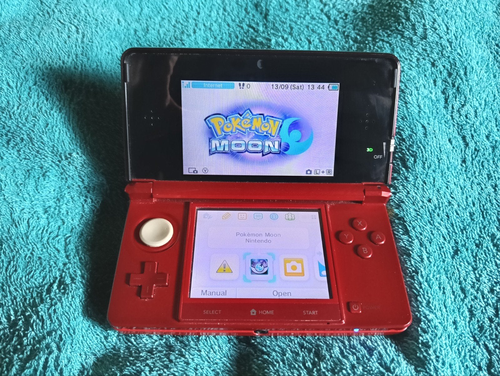 Rode Nintendo 3DS met oplader en doos, Spelcomputers en Games, Spelcomputers | Nintendo 2DS en 3DS, Ophalen, Gebruikt, Rood, 3DS