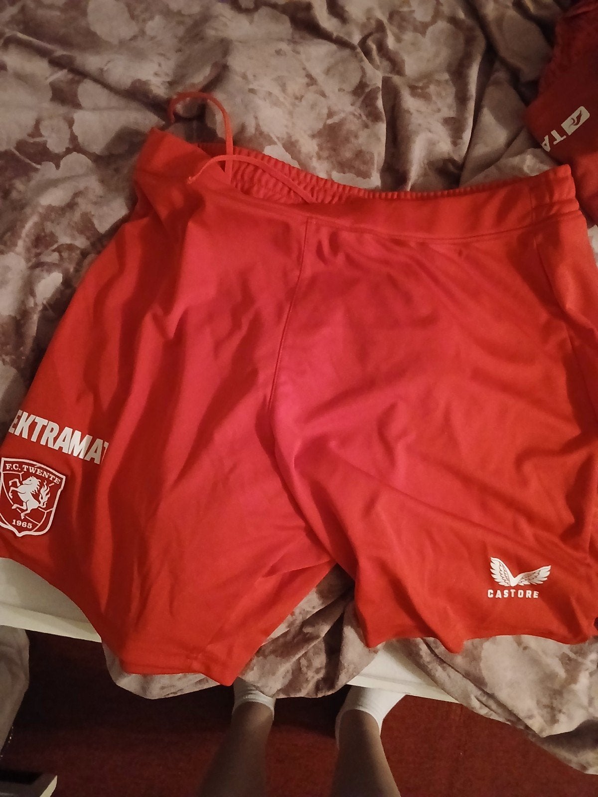 FC Twente Castore voetbalbroekje rood, Kleding | Heren, Sportkleding, Castore, Ophalen of Verzenden, Voetbal, Rood