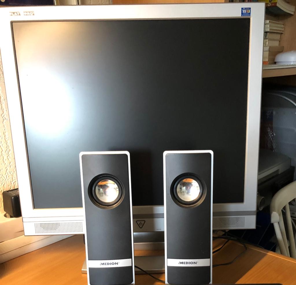 PC Monitor met speakers, Computers en Software, Desktop Pc's, Ophalen of Verzenden, Gebruikt, Onbekend, Medion