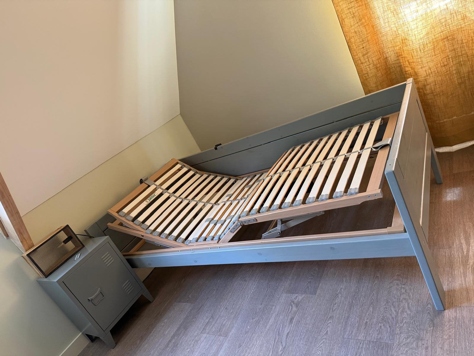 Lifetime bed met verstelbare lattenbodem, Huis en Inrichting, Slaapkamer | Bedden, Ophalen, 90 cm, Eenpersoons, Hout