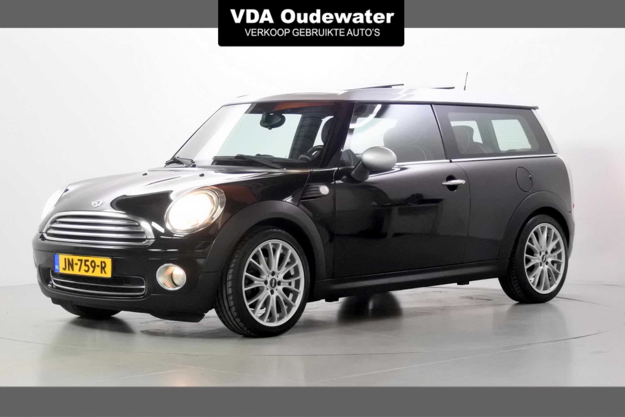 MINI Clubman 1.6 Cooper Chili Panorama 17" Trekhaak, Voorwielaandrijving, Gebruikt, 4 cilinders, Zwart