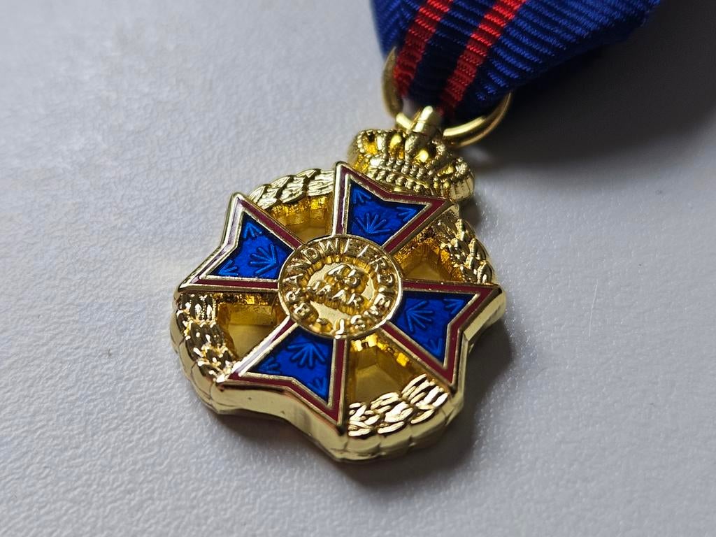 Mini medaille trouwe dienst brandweer 45 jaar, Ophalen of Verzenden, Landmacht, Nederland, Lintje, Medaille of Wings