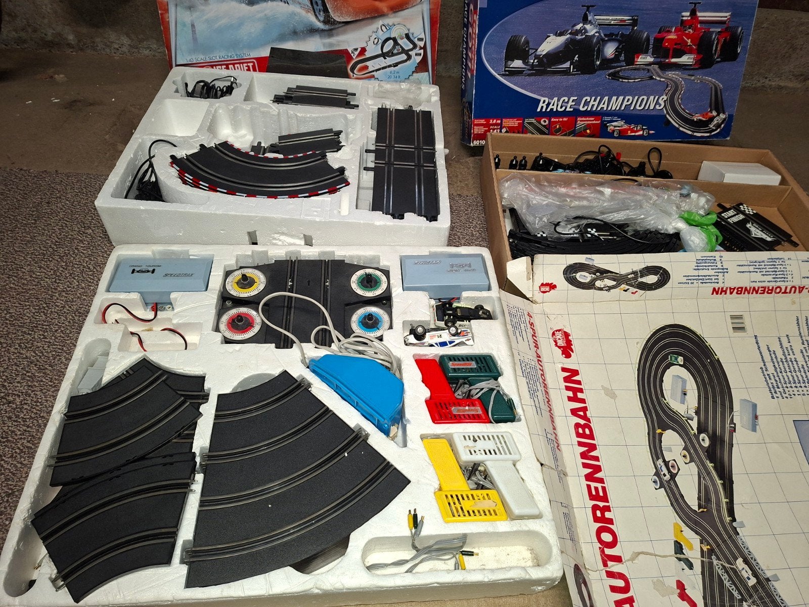 3 Dozen Racebanen - Carrera Go! en meer, Carrera, Ophalen of Verzenden, Elektrisch, Racebaan
