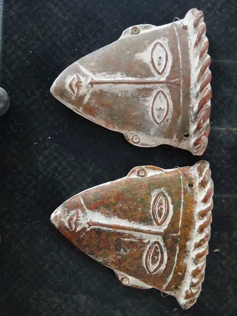 Set stenen maskers9, Ophalen
