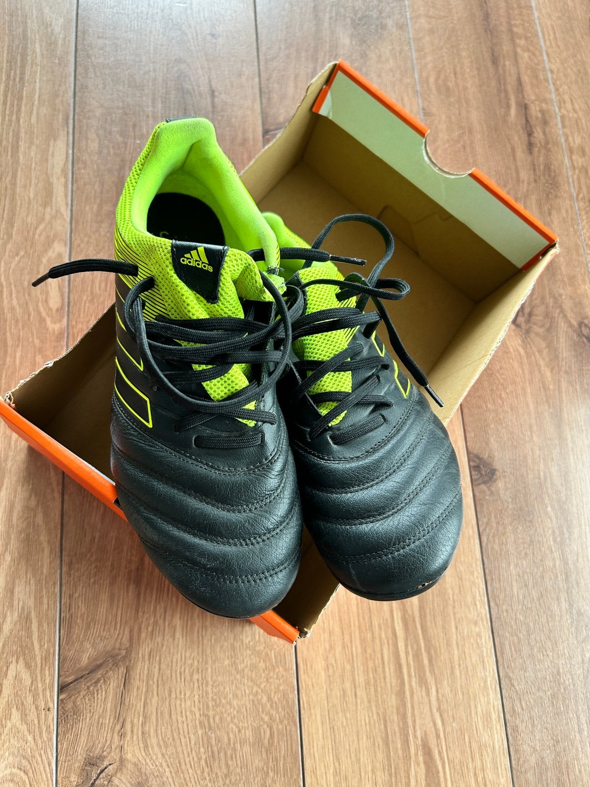 Adidas copa kicksen maat 41 1/3 voetbal schoenen, Maat XS of kleiner, Ophalen of Verzenden, Zo goed als nieuw, Schoenen