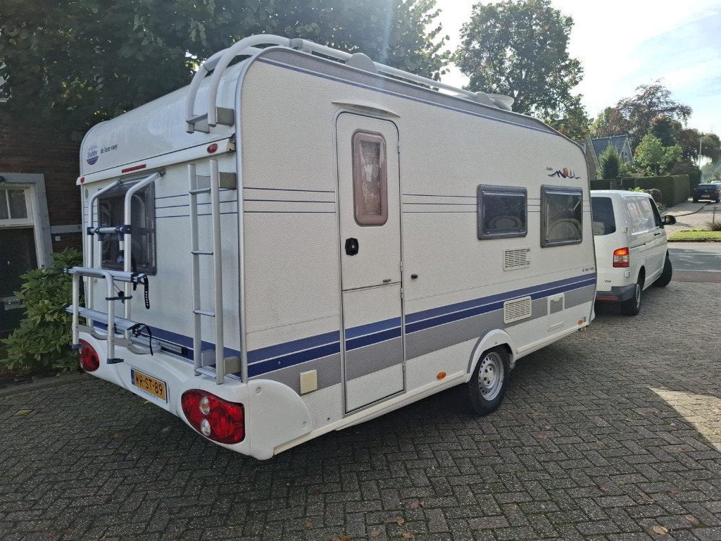 Hobby De Luxe Easy Caravan met Mover en voortent 2005, Caravans en Kamperen, Standaardzit, Hobby, Dwarsbed, Particulier