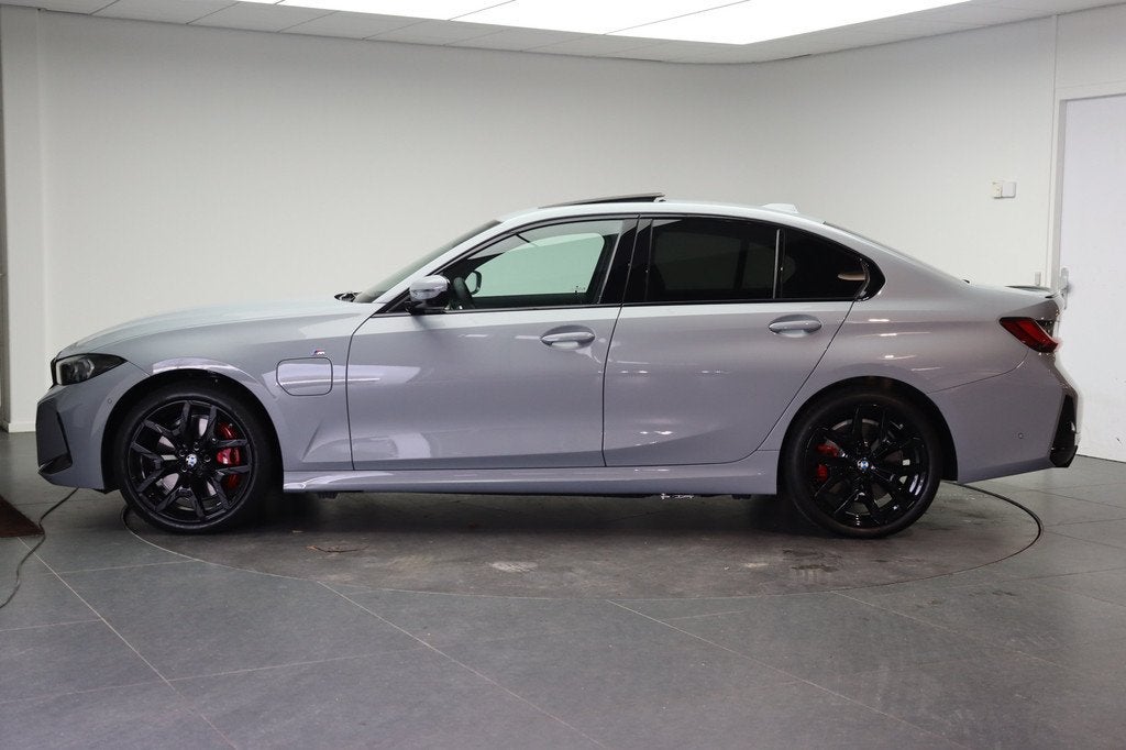 BMW 3 Serie 330e M Sport Automaat / Schuif-kanteldak / Sport, Auto's, BMW, Automaat, 1998 cc, Achterwielaandrijving, Zwart