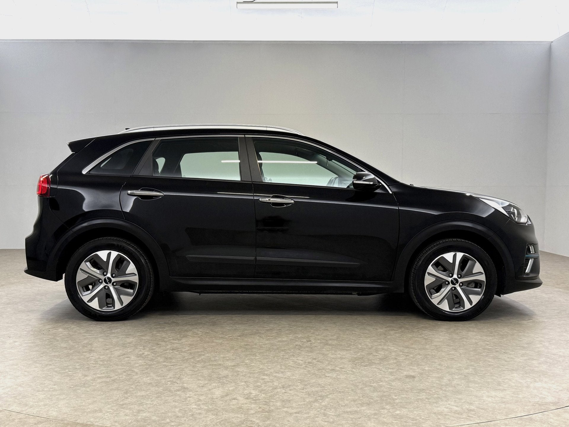 Foto 12 van Kia e-Niro DynamicLine 64 kWh | Snelladen | SOH 95% | Clima
