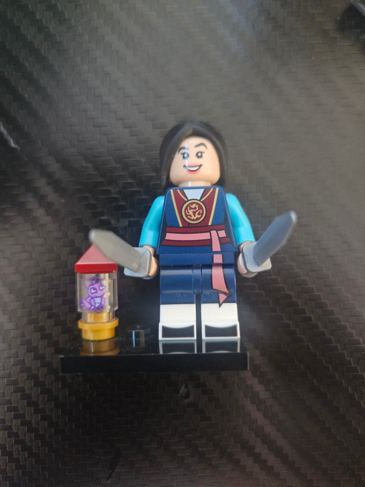 Lego Mulan minifiguur met zwaarden en lantaarn, Ophalen, Lego, Zo goed als nieuw, Minifiguren serie