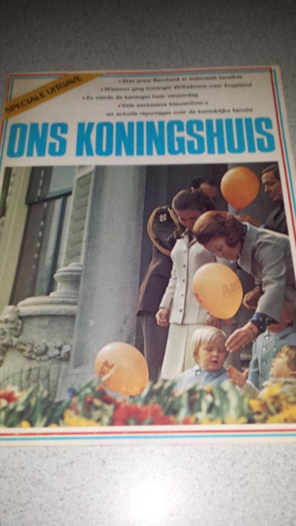 Speciale Uitgave: Ons Koningshuis - Juliana's Verjaardag, Ophalen of Verzenden, Gebruikt, Nederland, Tijdschrift of Boek