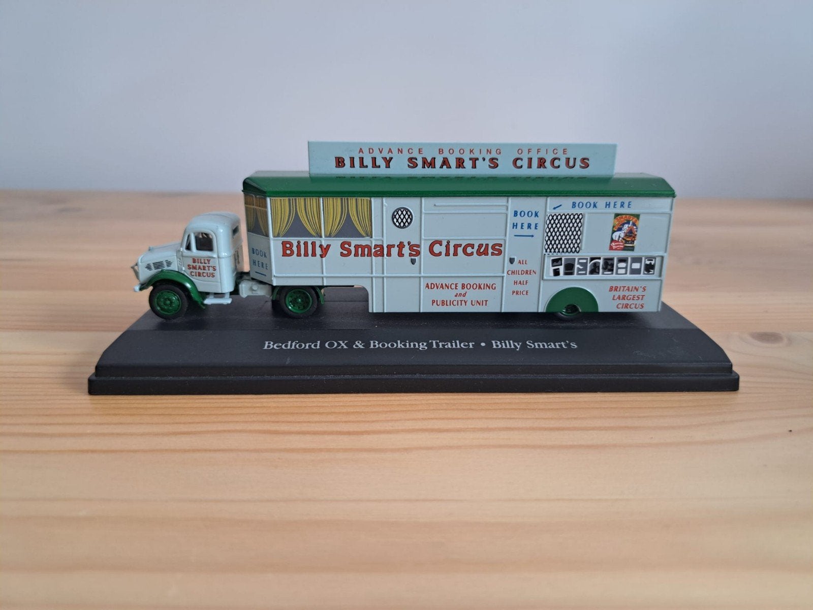 Bedford OX & Booking trailer- Billy Smart's, Ophalen of Verzenden, Bus of Vrachtwagen