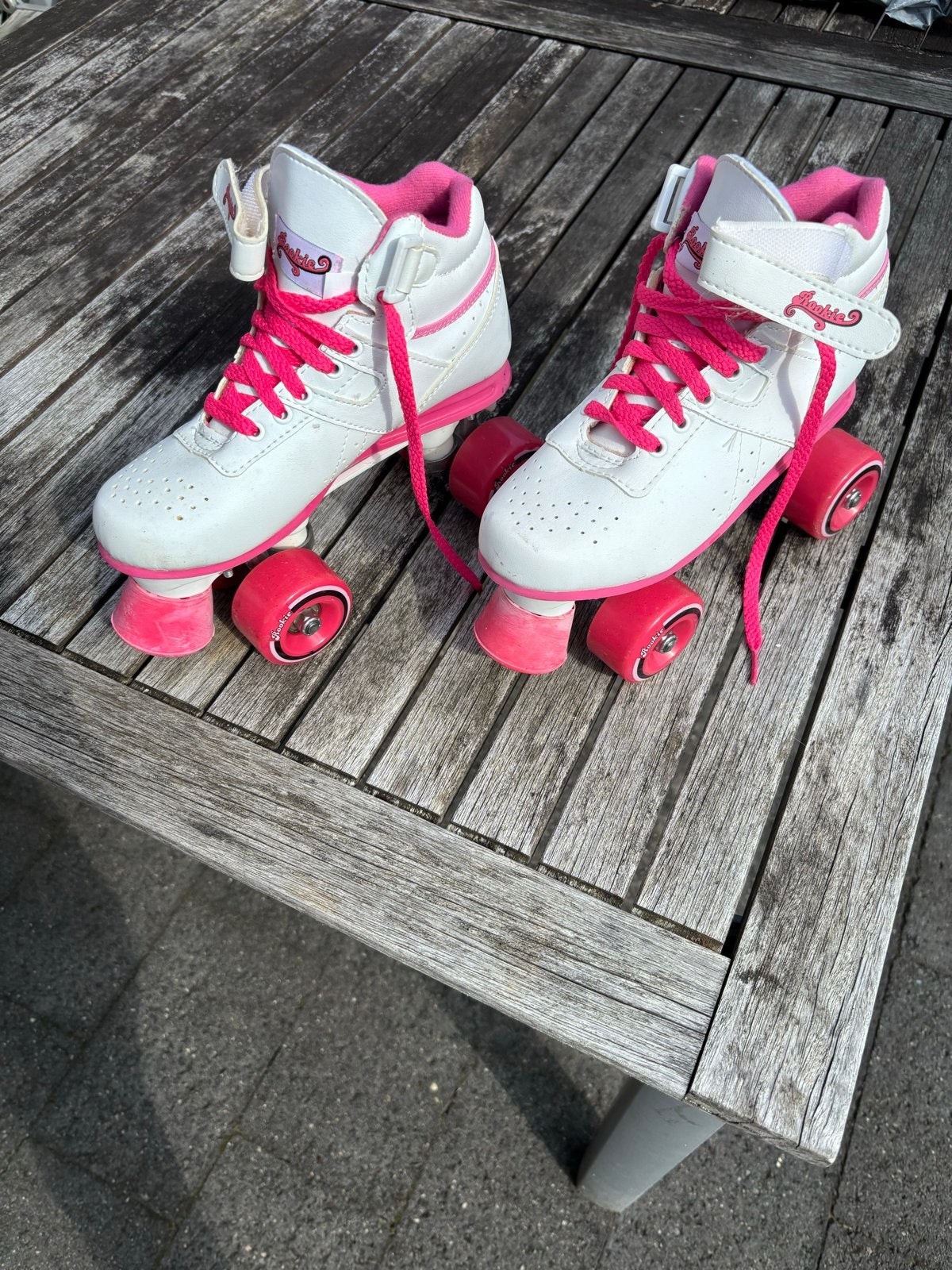 Witte rolschaatsen met roze accenten - Maat 35, Ophalen of Verzenden, Gebruikt, Kinderen