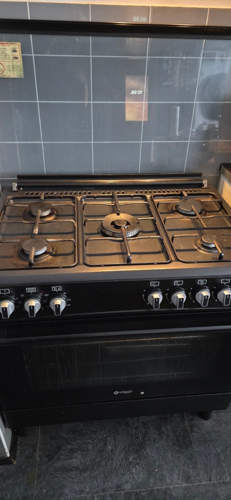 Wiggo gasfornuis met oven - Zwart, 5 pitten, Witgoed en Apparatuur, Fornuizen, Ophalen, Gebruikt, 60 cm of meer, Grill