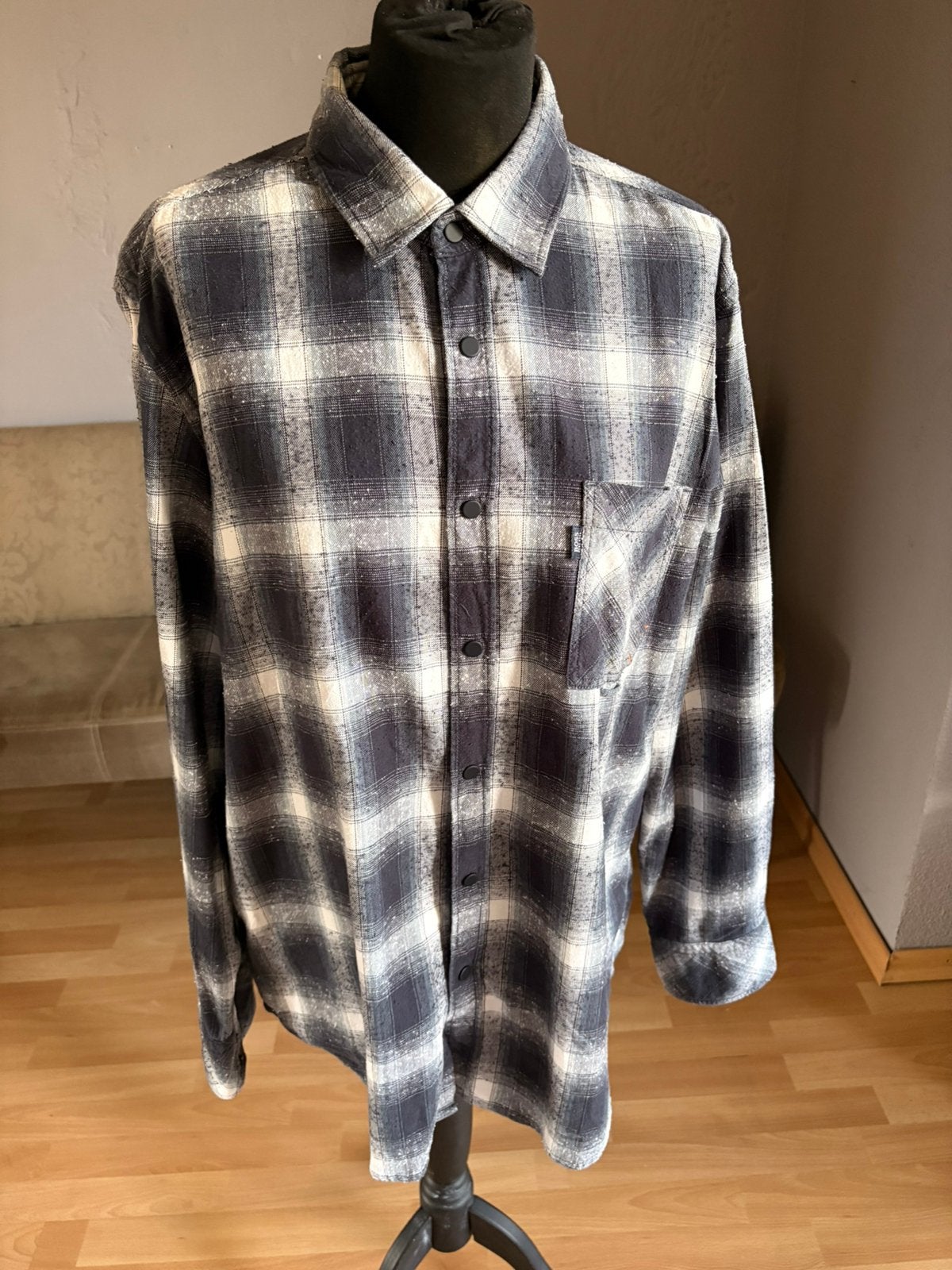Hugo Boss mooi zwart/wit geruit flanellen overhemd mt XL, Ophalen of Verzenden, Zo goed als nieuw, Meerkleurig, Halswijdte 43/44 (XL)