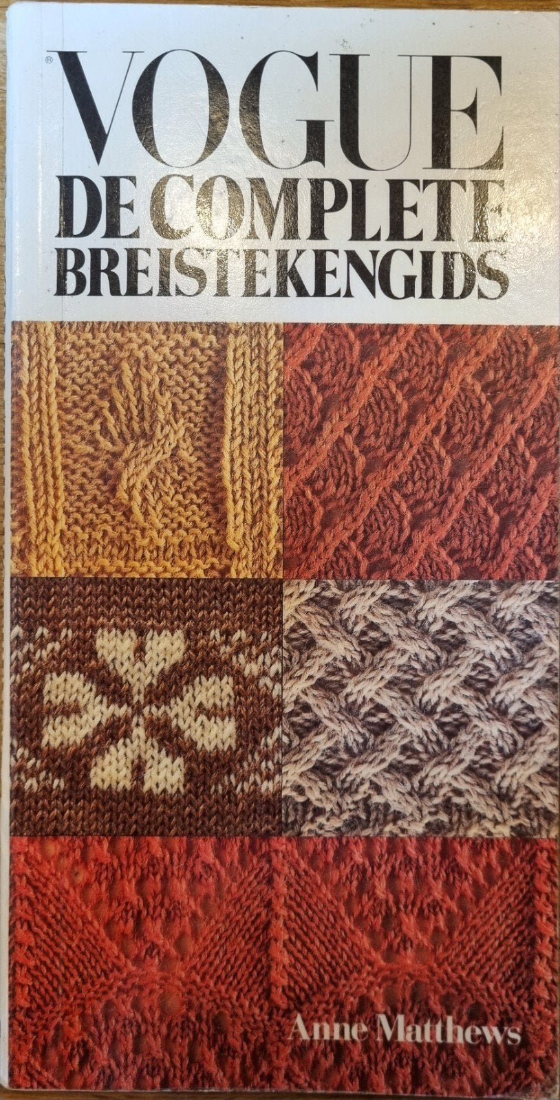 complete breistekengids  Vogue - Anne Matthews, Ophalen of Verzenden, Gelezen