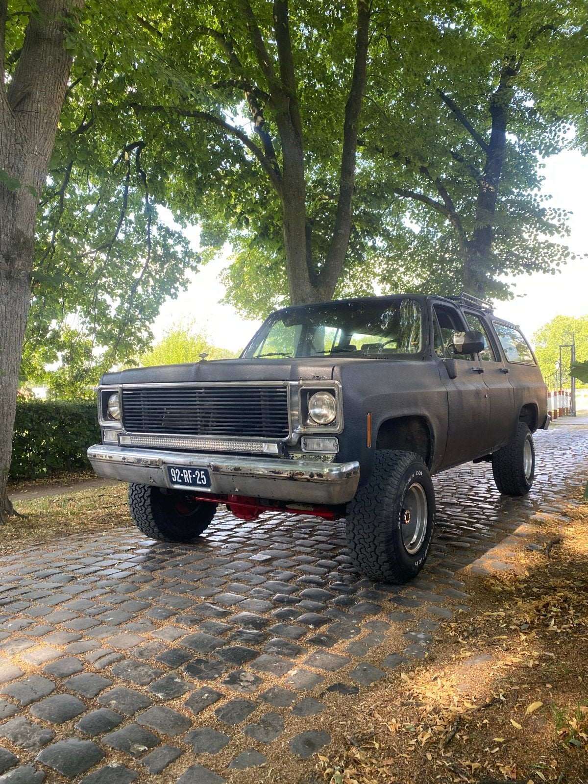 Chevrolet Suburban 4x4 Custom L 10 1977 LPG, Auto's, Automaat, Suburban, Stof, 8 cilinders