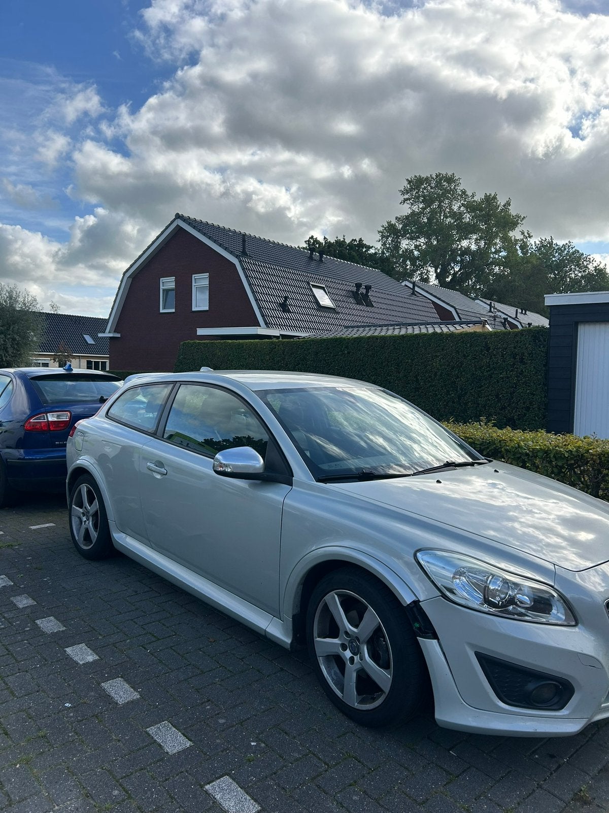 Volvo C30 D2 2011 R-design WILDSCHADE, nieuwe Distributier!, Auto's, Voorwielaandrijving, 4 cilinders, 4 stoelen, Origineel Nederlands