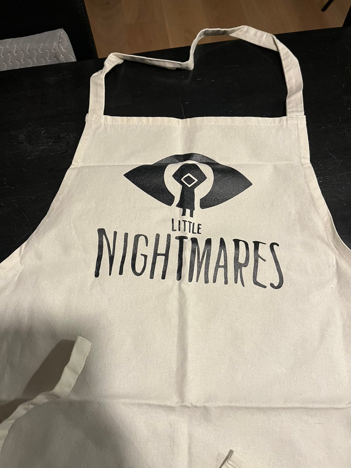 Little Nighmares kookschort nieuw, Huis en Inrichting, Ophalen of Verzenden, Zo goed als nieuw