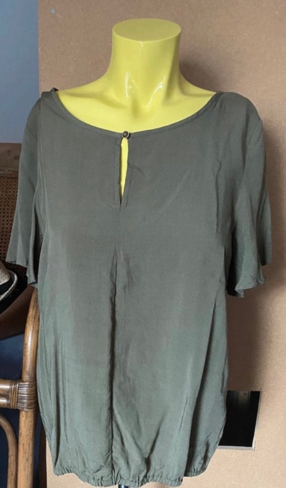 Nieuwe Tramontana blouse maat 36 - Trendy olijfgroen, Kleding | Dames, Ophalen of Verzenden, Nieuw, Maat 36 (S), Groen