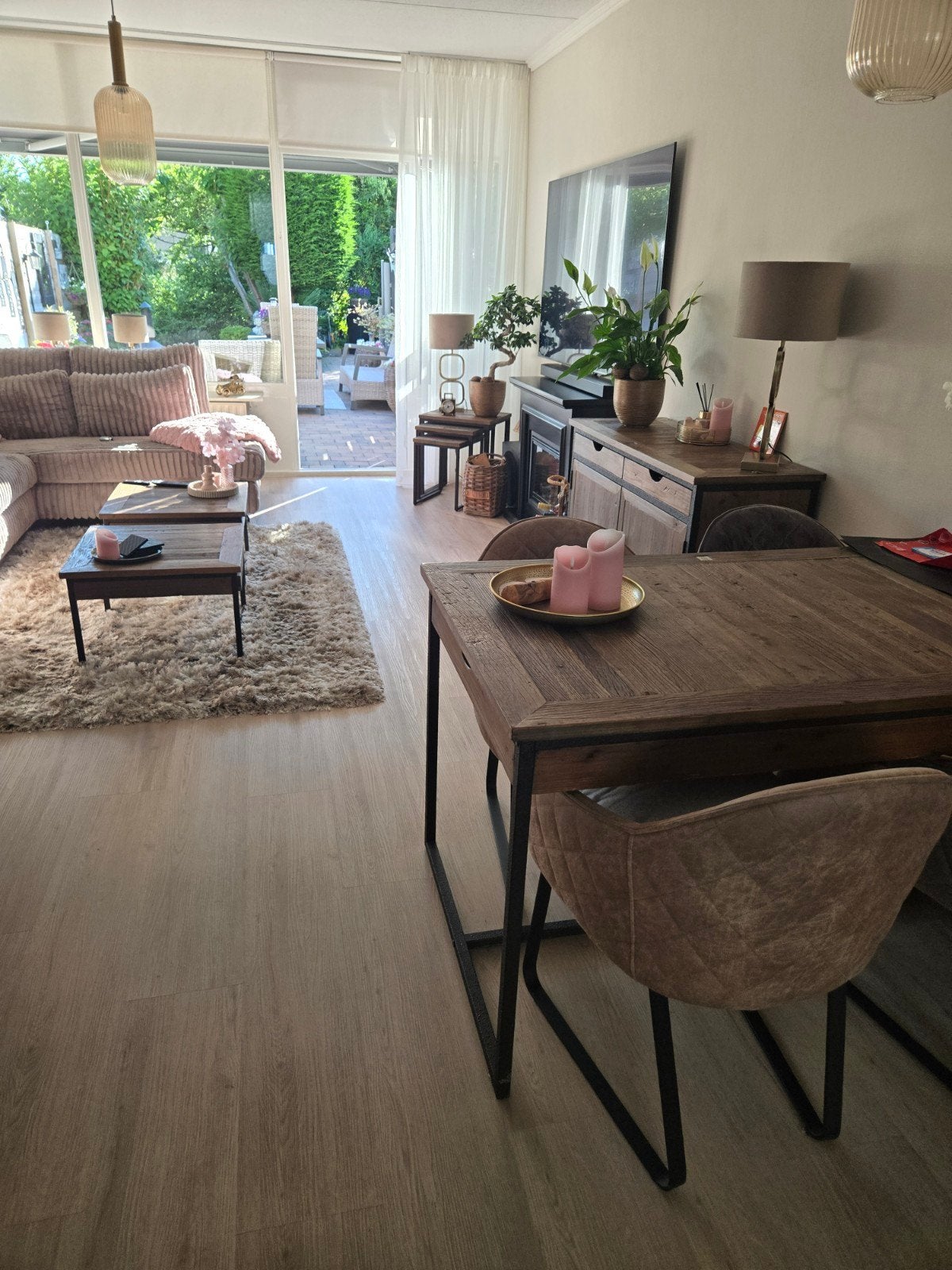 Complete set meubels, Huis en Inrichting, Tafels | Eettafels, Zo goed als nieuw, Vier personen, Industrieel, Rechthoekig