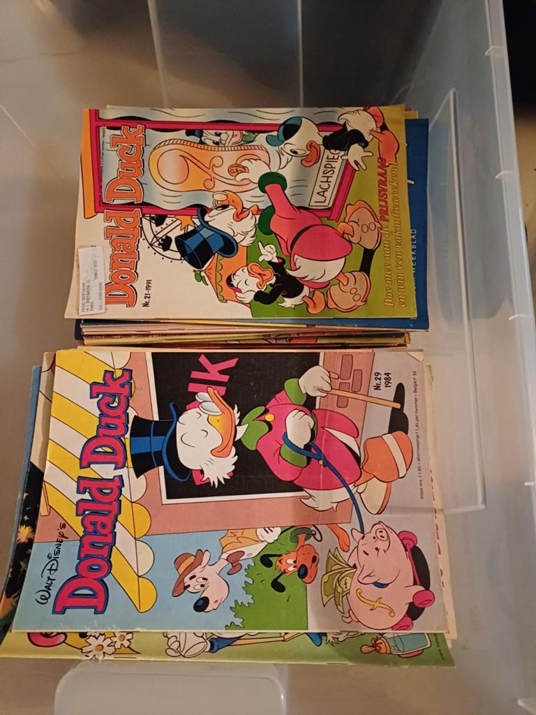 Doos vol Donald Duck tijdschriften en jaarboek, Ophalen of Verzenden, Gelezen, Overige typen