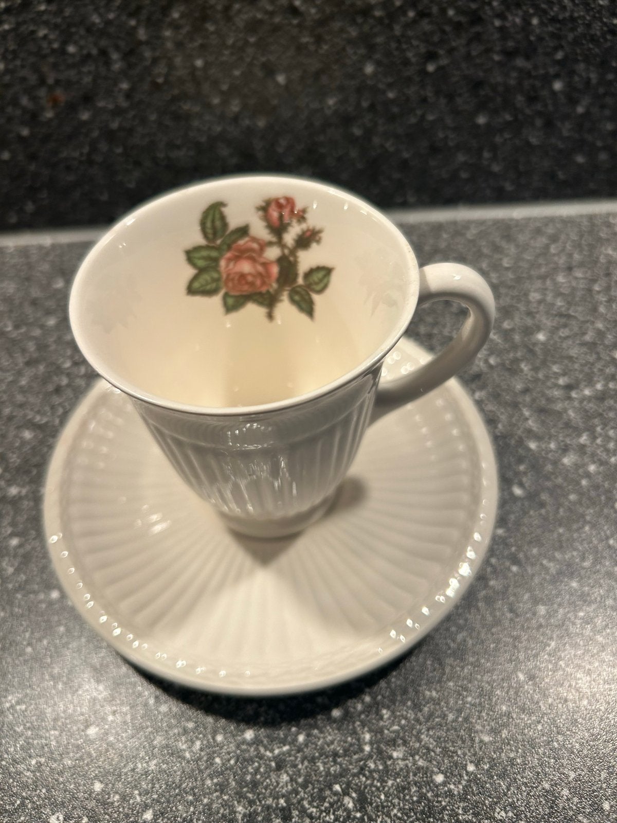 6-delige Wedgwood Moss Rose koffiekopjes met schotels, Huis en Inrichting, Keuken | Servies, Gebruikt, Ophalen of Verzenden, Wedgwood