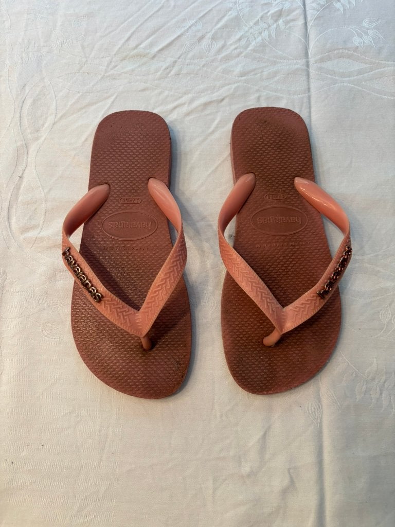 Havaianas slippers maat eur 39/40 uk 37/38 oud roze kleur!, Slippers, Ophalen of Verzenden, Zo goed als nieuw, Roze
