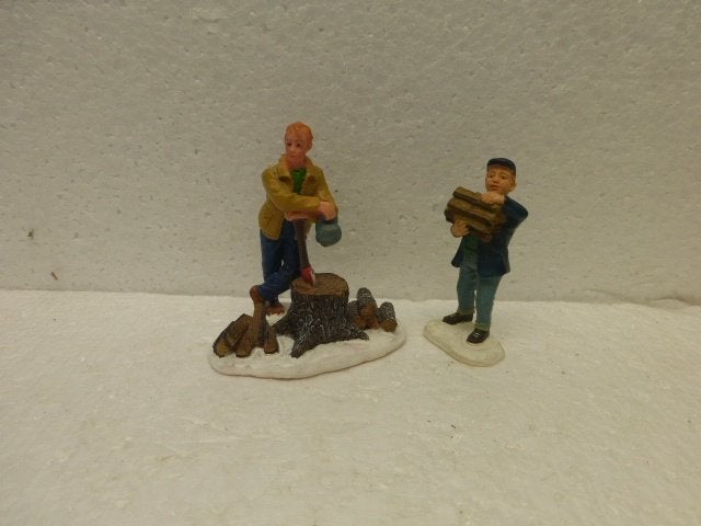 lemax helping dad kerstdorp poppetjes figurines beeldjes, Ophalen of Verzenden, Zo goed als nieuw